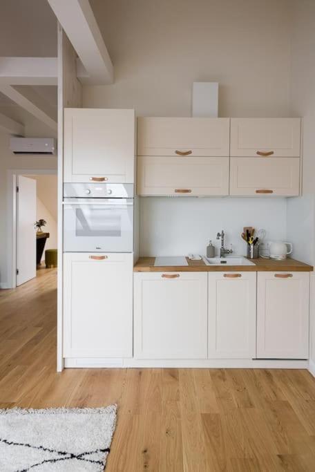 Charming Apartment In Perfect Location Cracovia Esterno foto